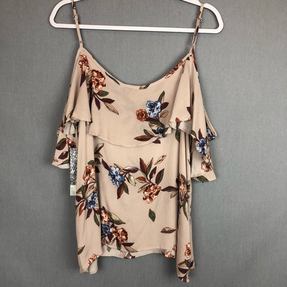 NWT 14th & Union flutter sleeve cold shoulder cami - Picture 2 of 8